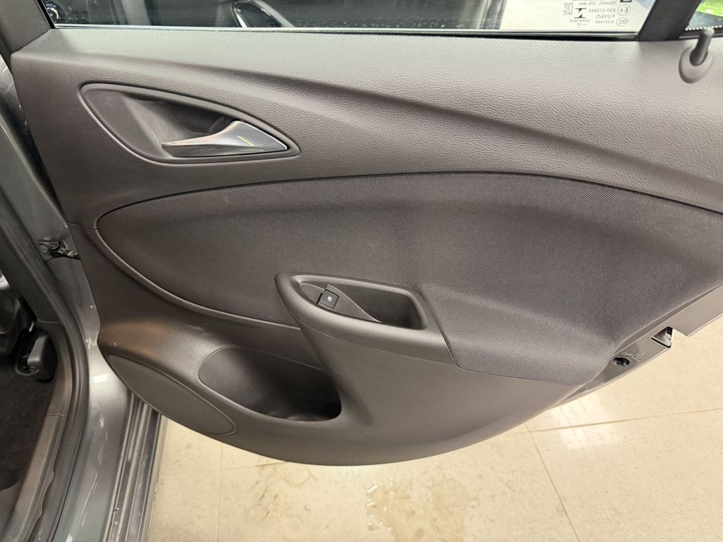 Used Vauxhall Astra 2018 for sale - 78082376: Photo 37