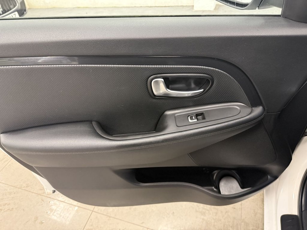 Used Kia Carens 2014 for sale - 76821069: Photo 32