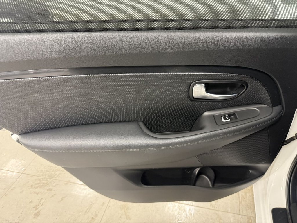 Used Kia Carens 2014 for sale - 76821069: Photo 42