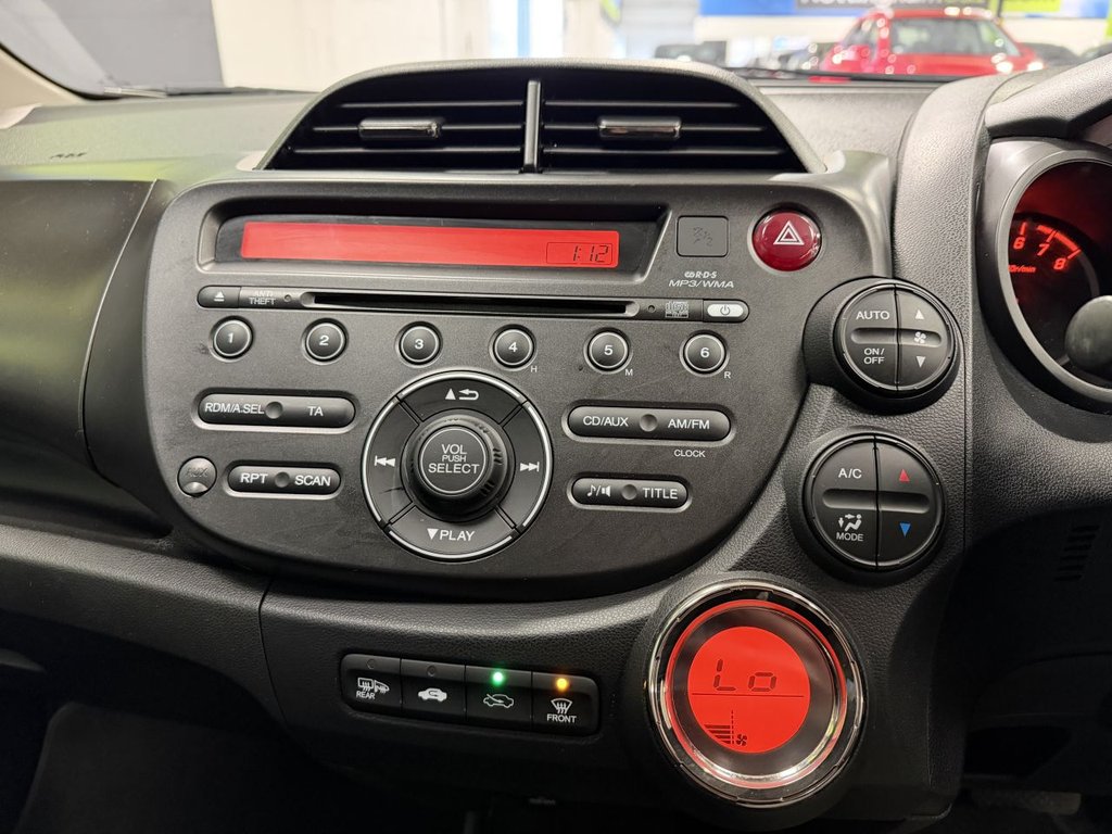 Used Honda Jazz 2014 for sale - 78069390: Photo 24