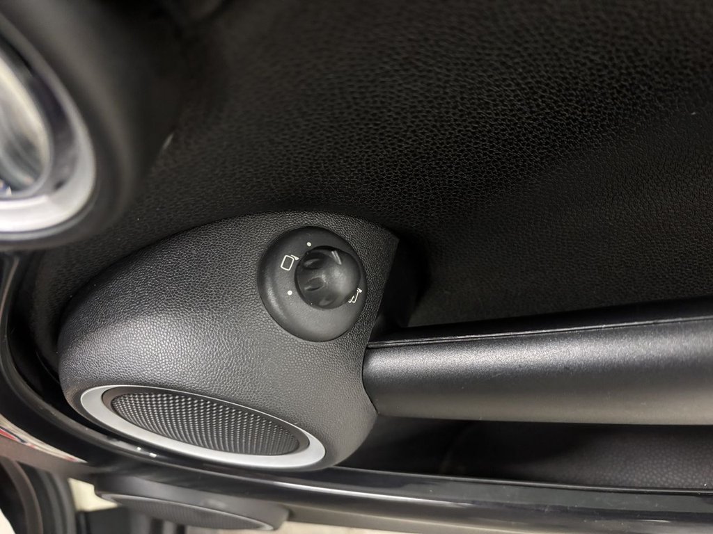 Used MINI Convertible 2010 for sale - 77436808: Photo 15