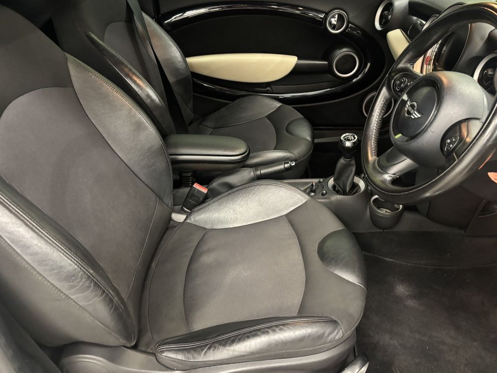 Used MINI Convertible 2010 for sale - 77436808: Photo 21