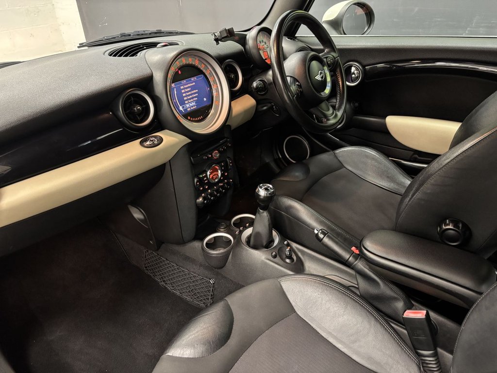 Used MINI Convertible 2010 for sale - 77436808: Photo 31