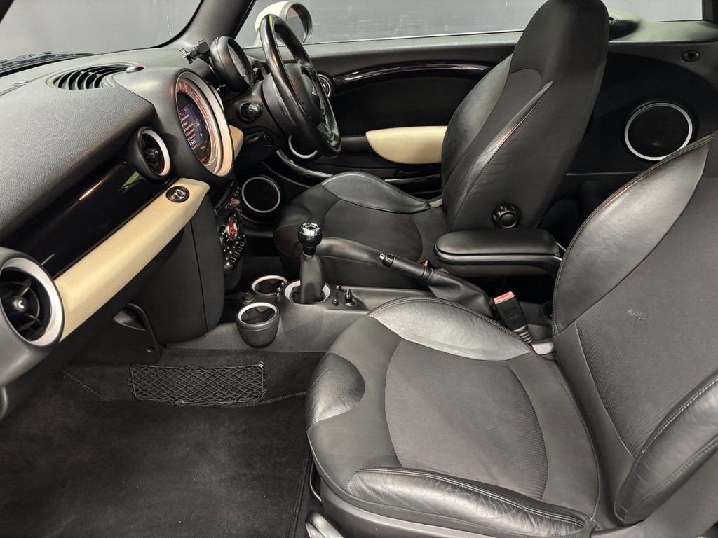 Used MINI Convertible 2010 for sale - 77436808: Photo 32