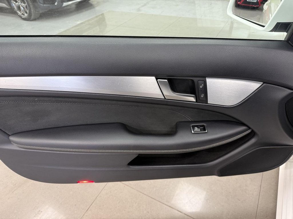 Used Mercedes-Benz C Class 2015 for sale - 76266616: Photo 32