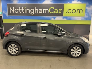 Used Peugeot 208 2016 for sale - 79322754: Photo