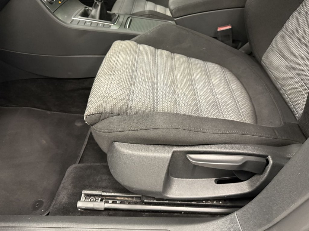 Used Volkswagen Passat 2013 for sale - 77341622: Photo 34