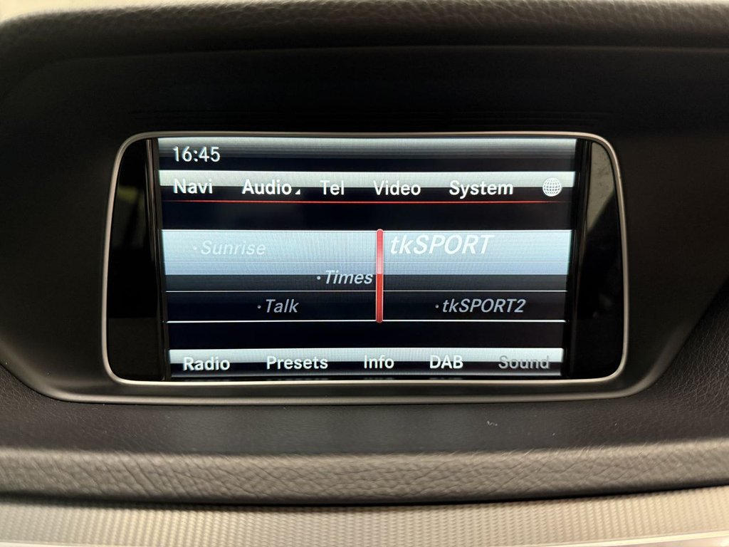 Used Mercedes-Benz E Class 2015 for sale - 76367702: Photo 25