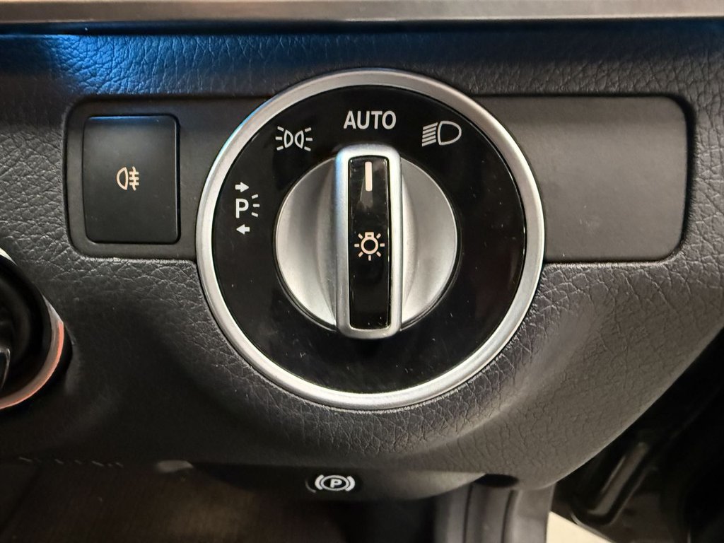 Used Mercedes-Benz E Class 2015 for sale - 76367702: Photo 30