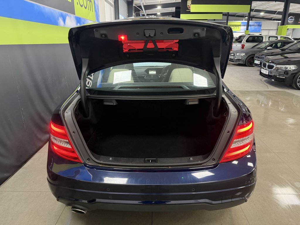 Used Mercedes-Benz C Class 2011 for sale - 76563340: Photo 12