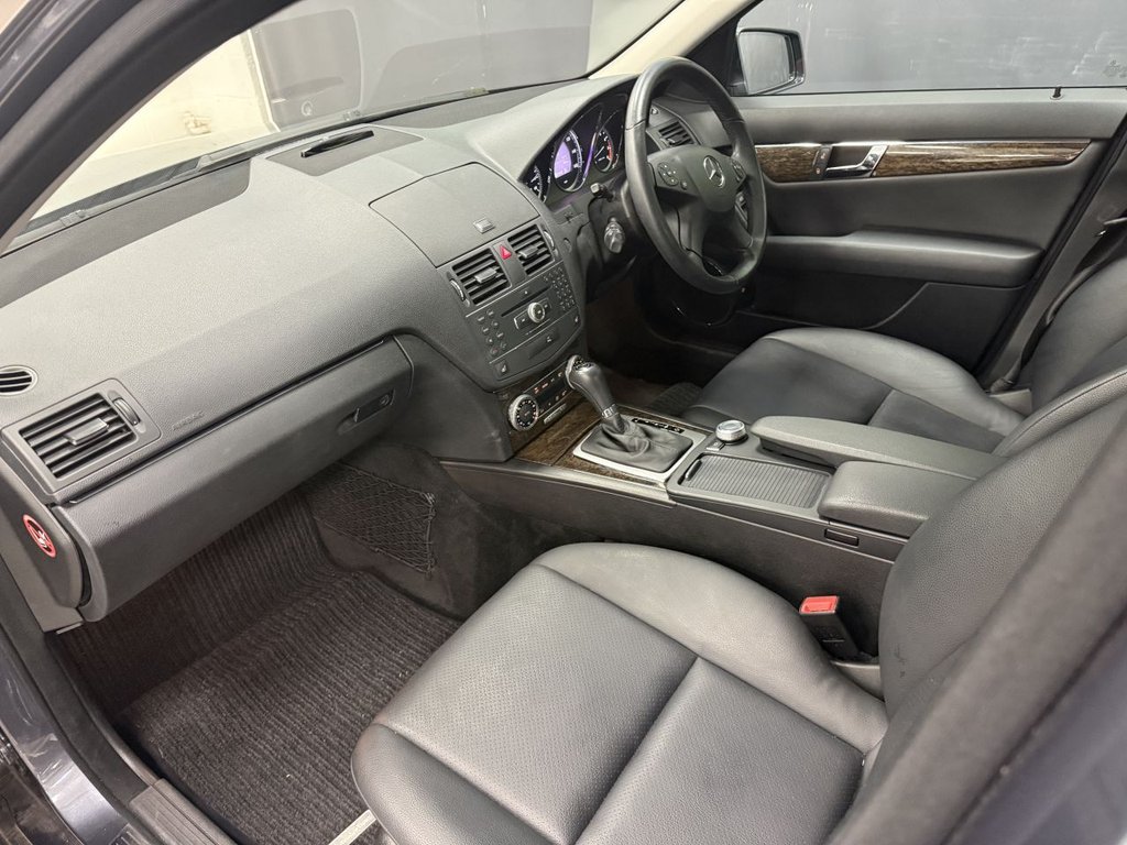 Used Mercedes-Benz C Class 2011 for sale - 76962427: Photo 30