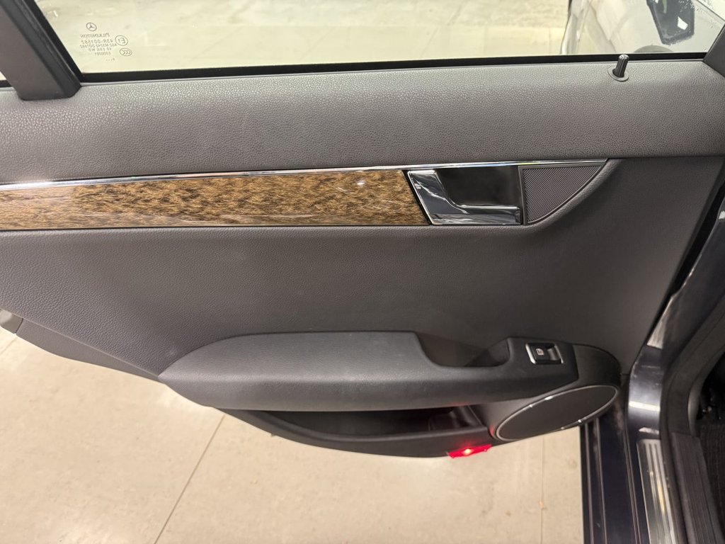 Used Mercedes-Benz C Class 2011 for sale - 76962427: Photo 36