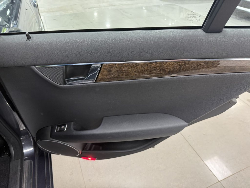 Used Mercedes-Benz C Class 2011 for sale - 76962427: Photo 39