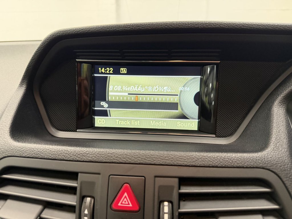 Used Mercedes-Benz E Class 2011 for sale - 78166866: Photo 35