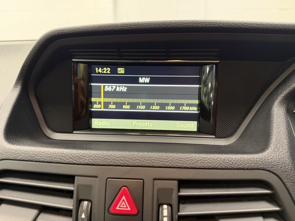 Used Mercedes-Benz E Class 2011 for sale - 78166866: Photo 36