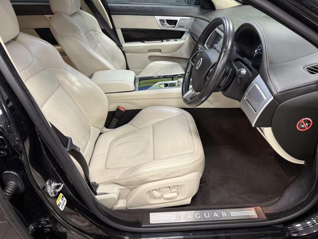 Used Jaguar XF 2012 for sale - 76323562: Photo 17