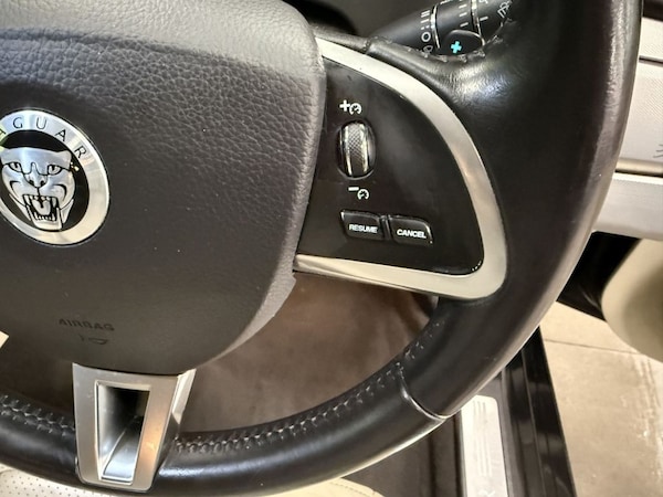 Used Jaguar XF 2012 for sale - 76323562: Photo 24