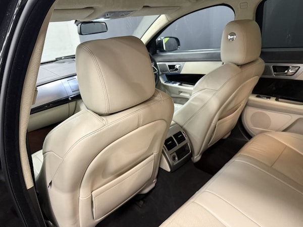 Used Jaguar XF 2012 for sale - 76323562: Photo 39