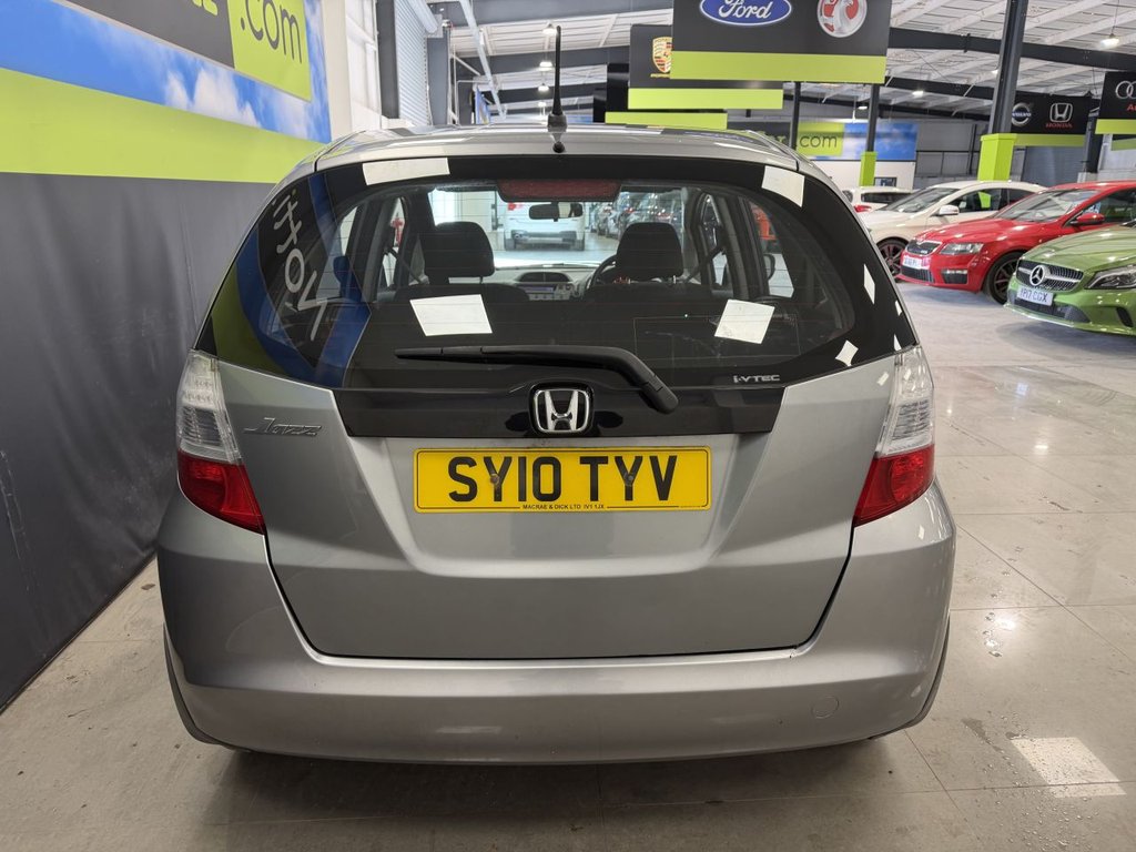 Used Honda Jazz 2010 for sale - 77890978: Photo 10