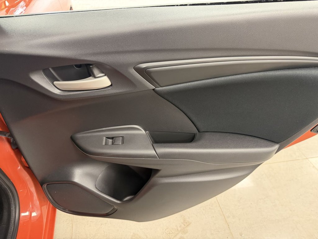 Used Honda Jazz 2015 for sale - 77792085: Photo 31