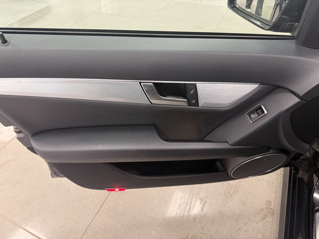 Used Mercedes-Benz C Class 2012 for sale - 77140223: Photo 29