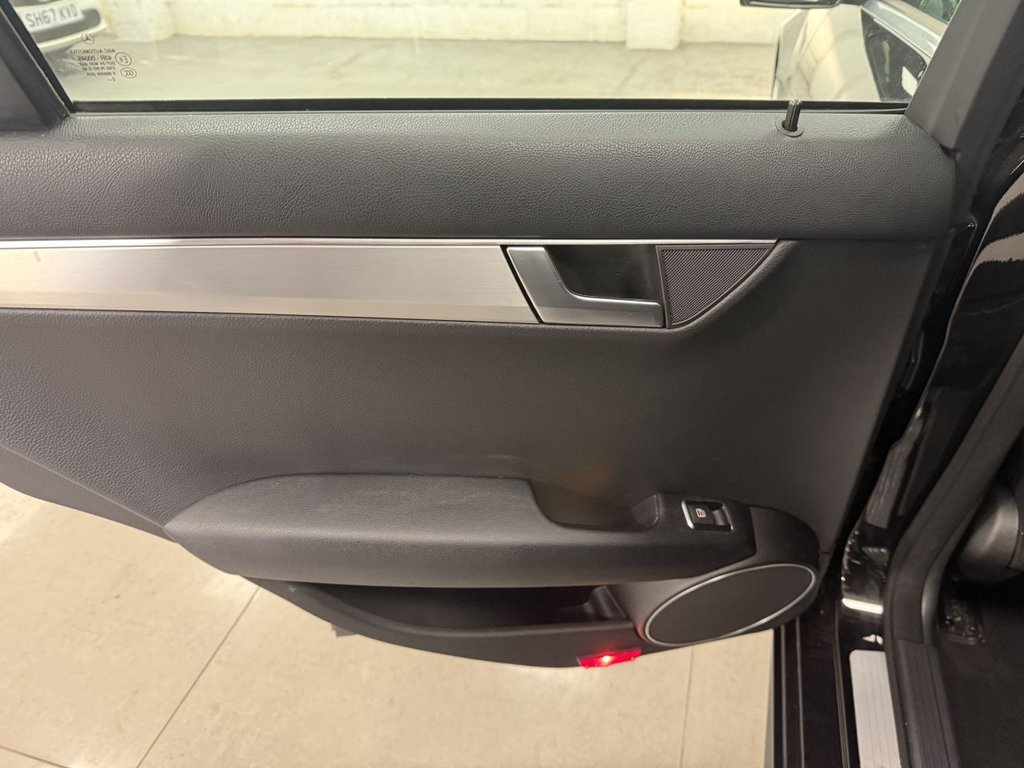 Used Mercedes-Benz C Class 2013 for sale - 77080422: Photo 38