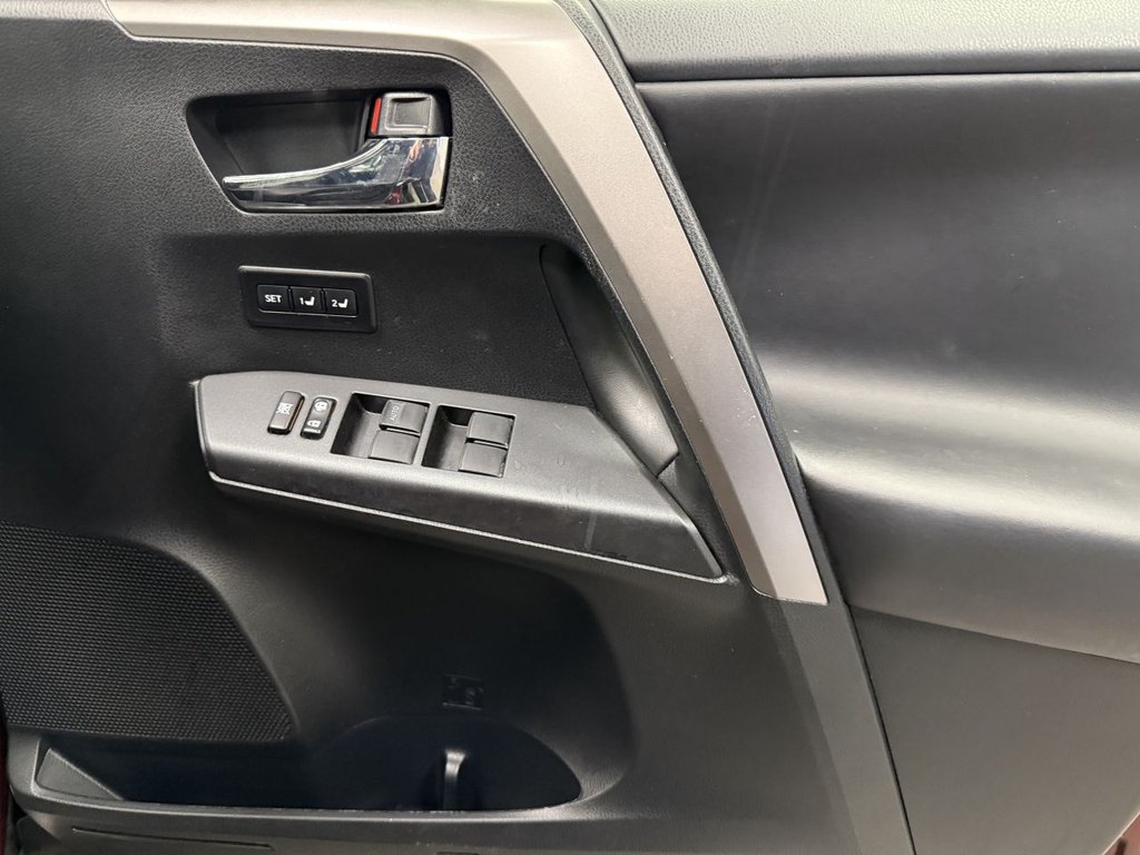 Used Toyota RAV4 2017 for sale - 76439399: Photo 12