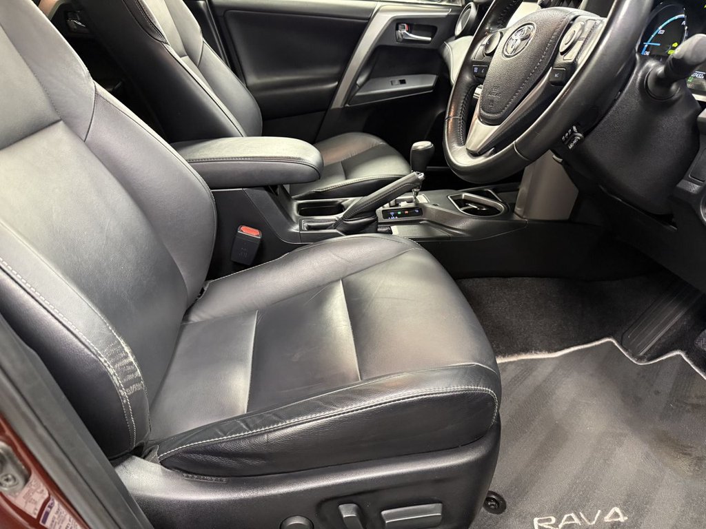 Used Toyota RAV4 2017 for sale - 76439399: Photo 16