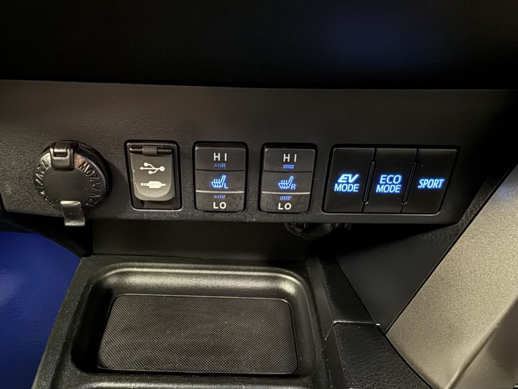 Used Toyota RAV4 2017 for sale - 76439399: Photo 31