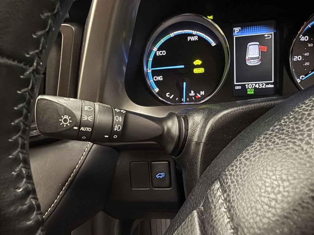 Used Toyota RAV4 2017 for sale - 76439399: Photo 33