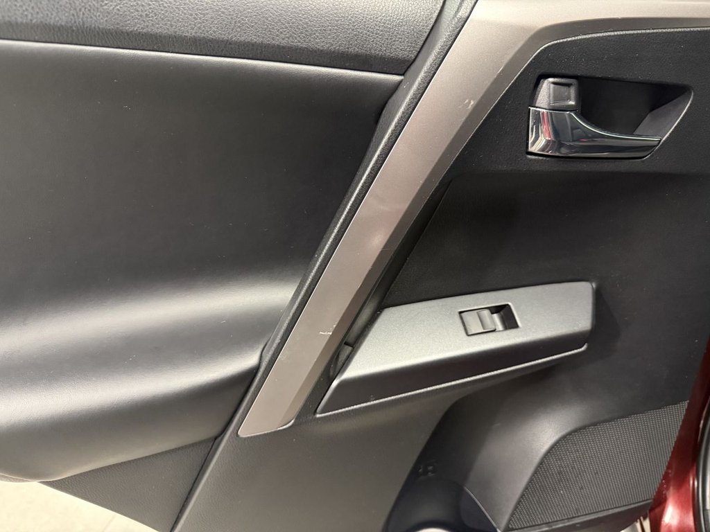 Used Toyota RAV4 2017 for sale - 76439399: Photo 39