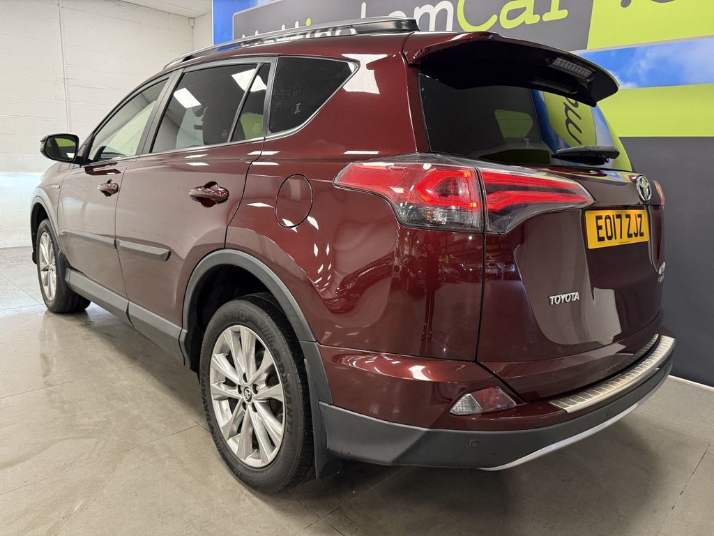 Used Toyota RAV4 2017 for sale - 76439399: Photo 9