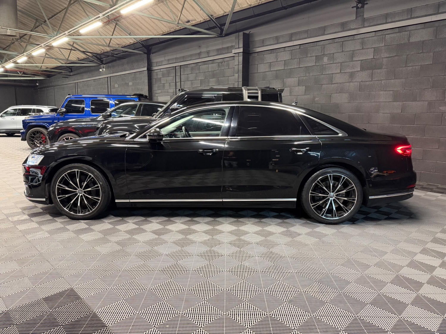 Used Audi A8 for sale - 77683602: Photo 5