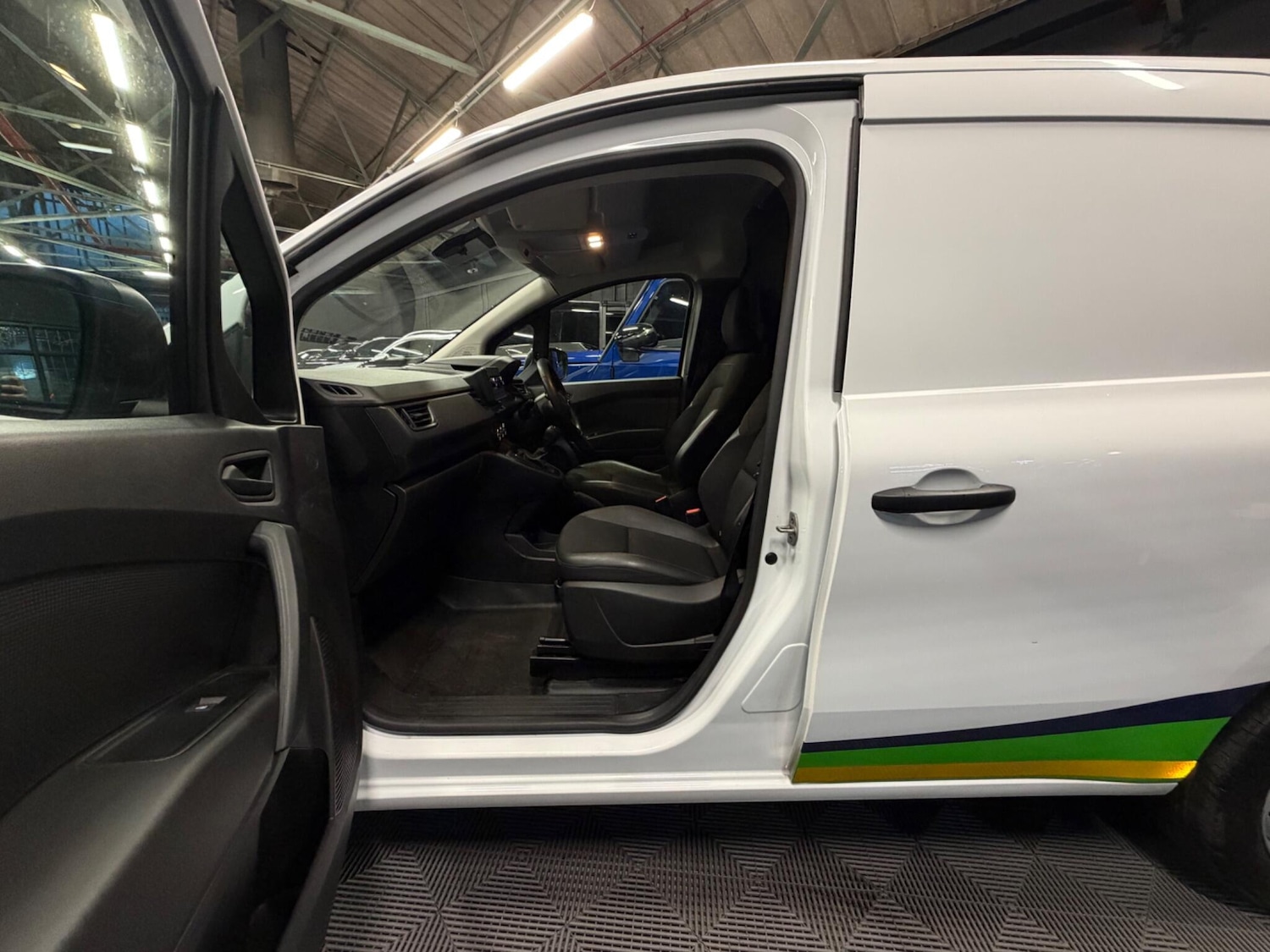 Used Renault Kangoo 2023 for sale - 77898648: Photo 10