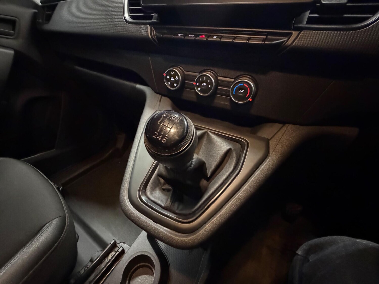 Used Renault Kangoo 2023 for sale - 77898648: Photo 24