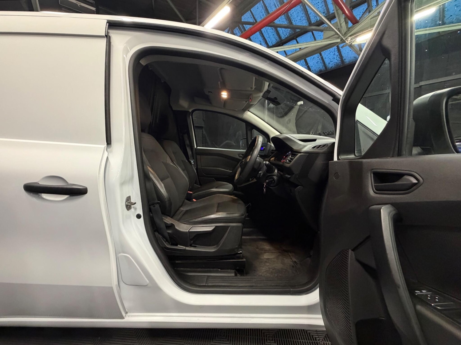 Used Renault Kangoo 2023 for sale - 77898648: Photo 6