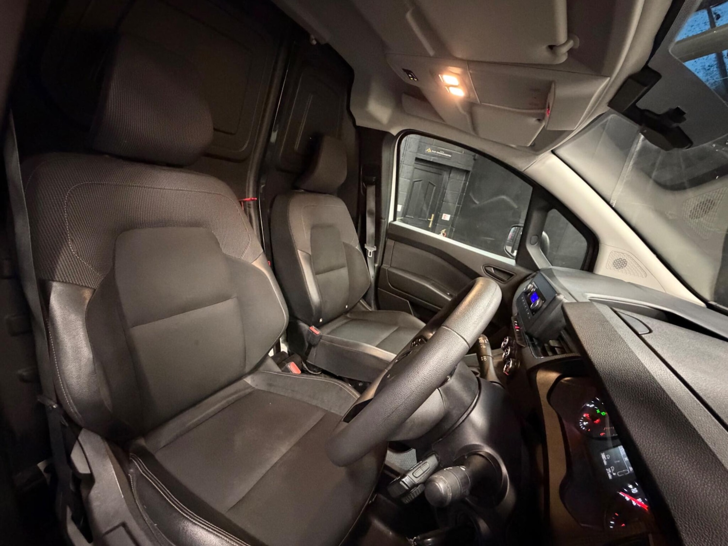 Used Renault Kangoo 2023 for sale - 77898648: Photo 8