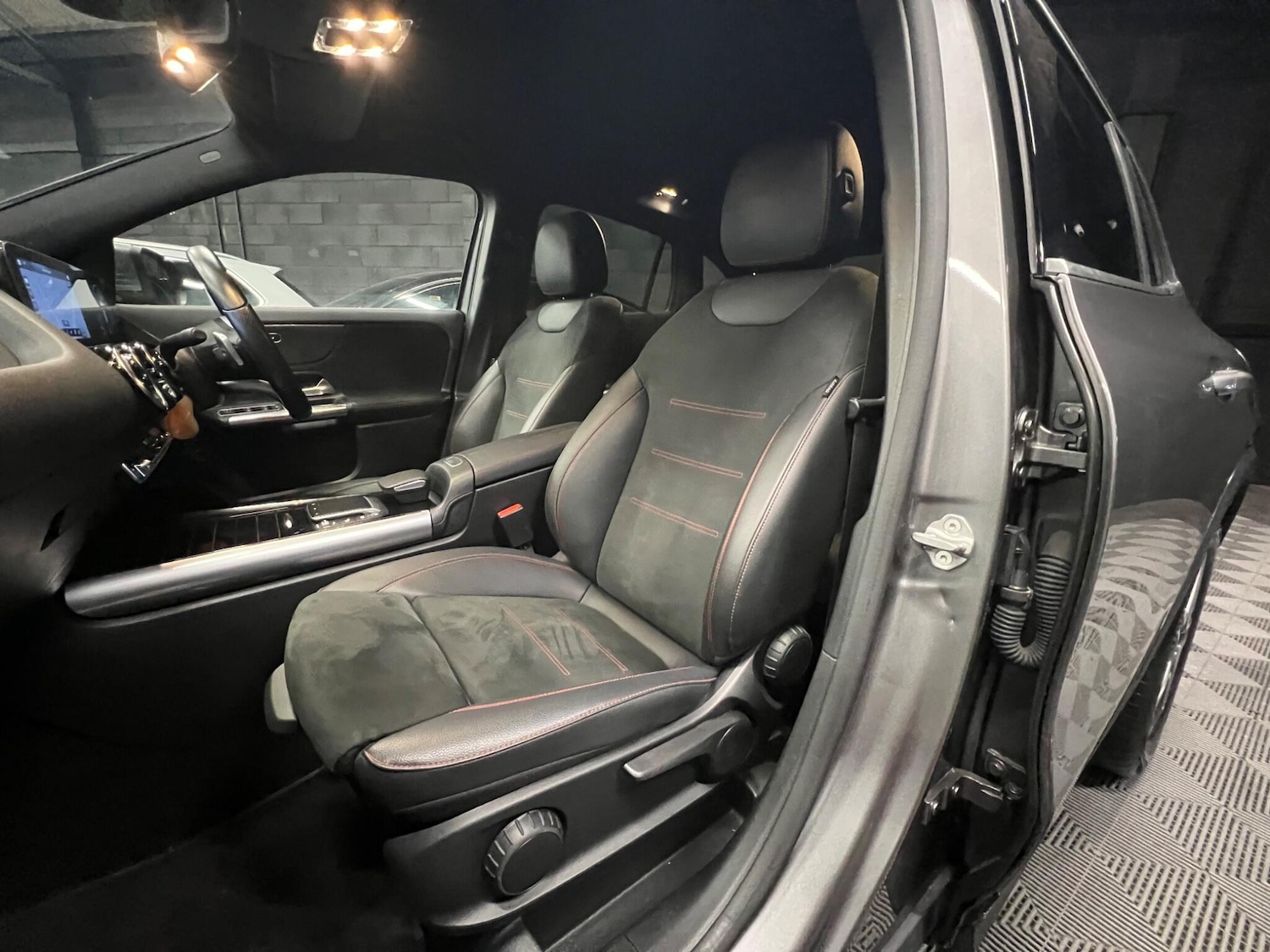 Used Mercedes-Benz GLA 2020 for sale - 76538810: Photo 12