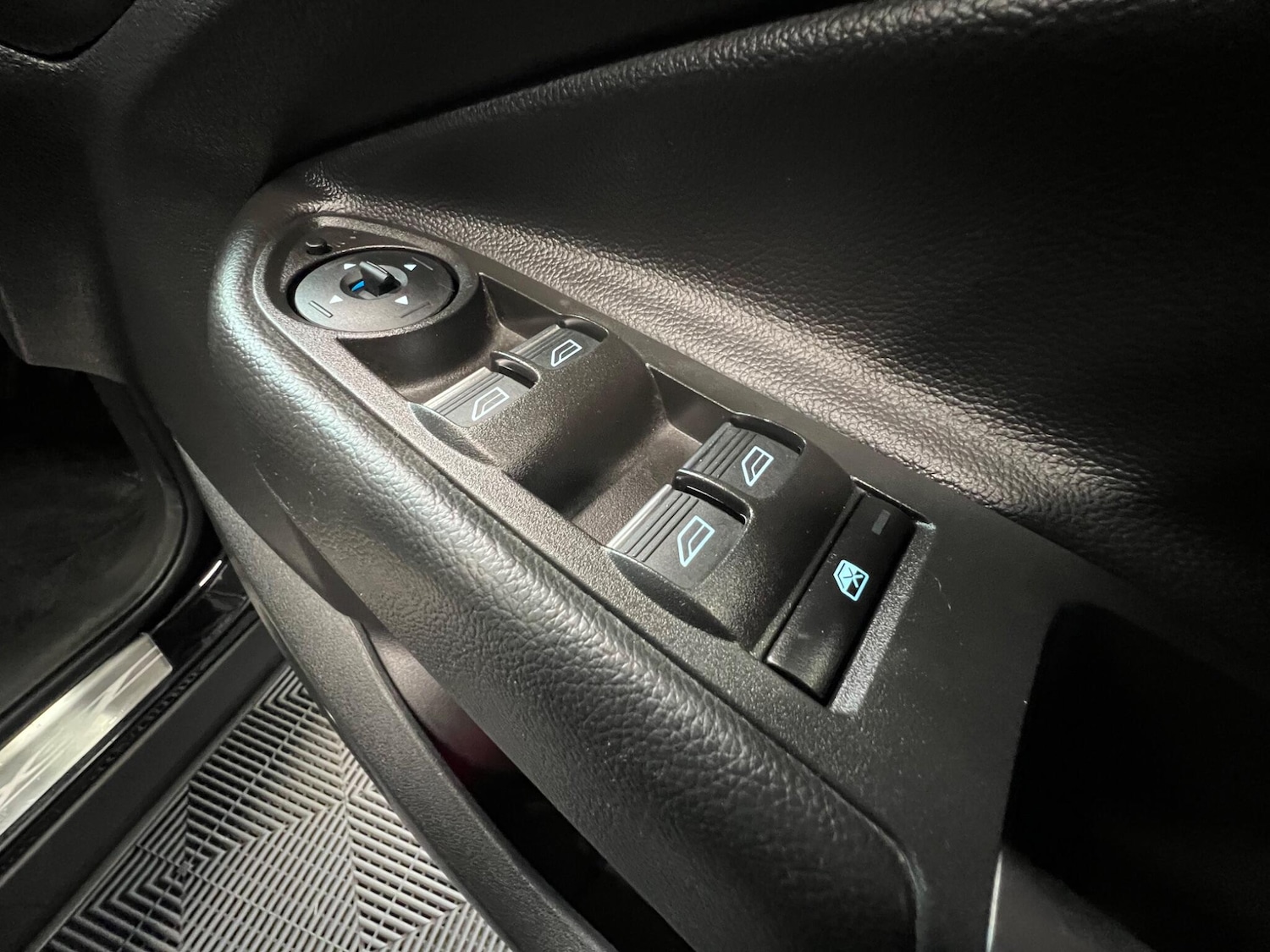 Used Ford Kuga 2016 for sale - 75600558: Photo 25