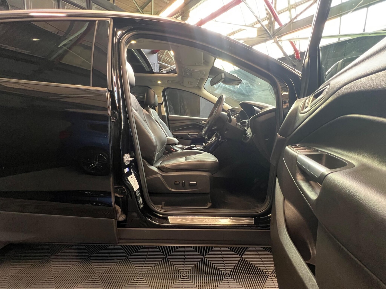 Used Ford Kuga 2016 for sale - 75600558: Photo 6