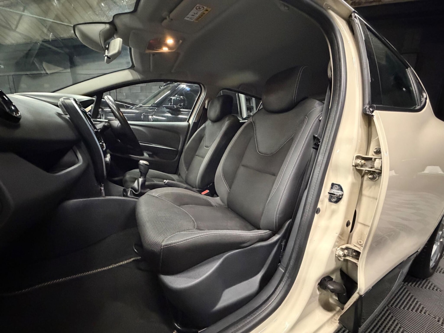 Used Renault Clio 2018 for sale - 77510751: Photo 12