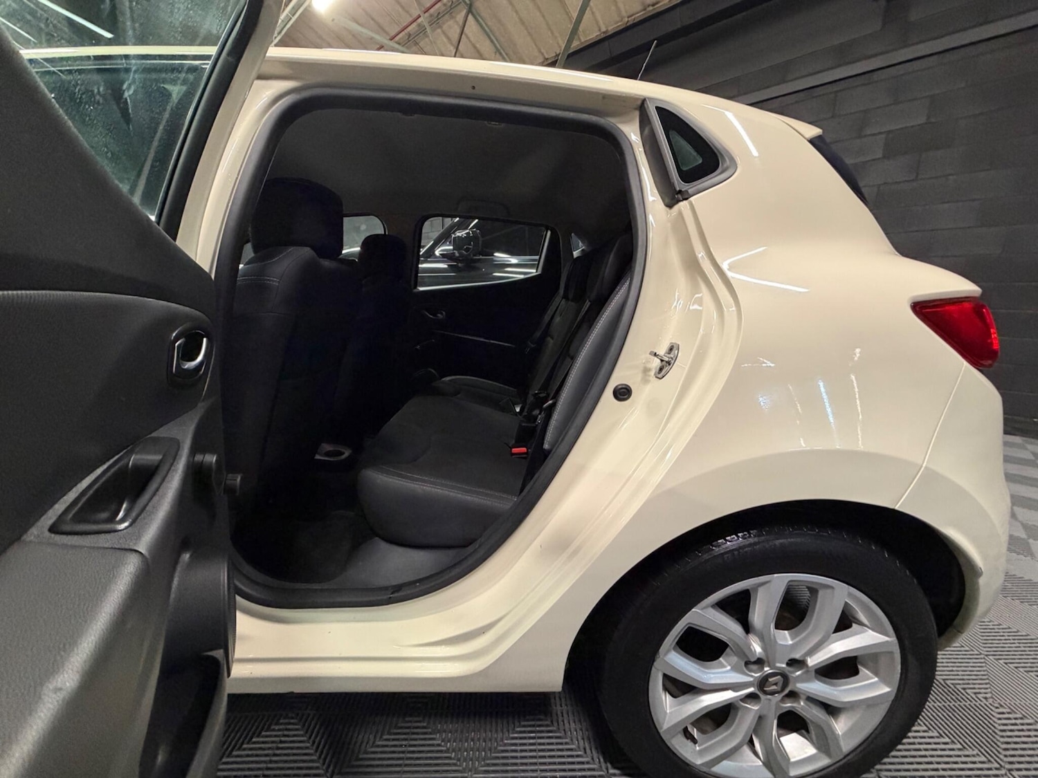 Used Renault Clio 2018 for sale - 77510751: Photo 14