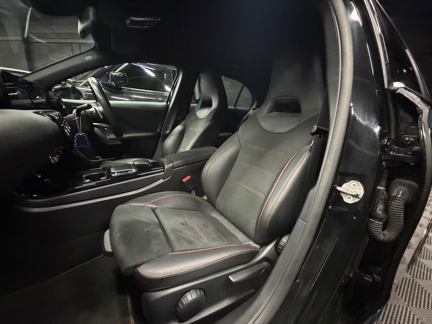 Used Mercedes-Benz A-Class 2021 for sale - 76752556: Photo 12