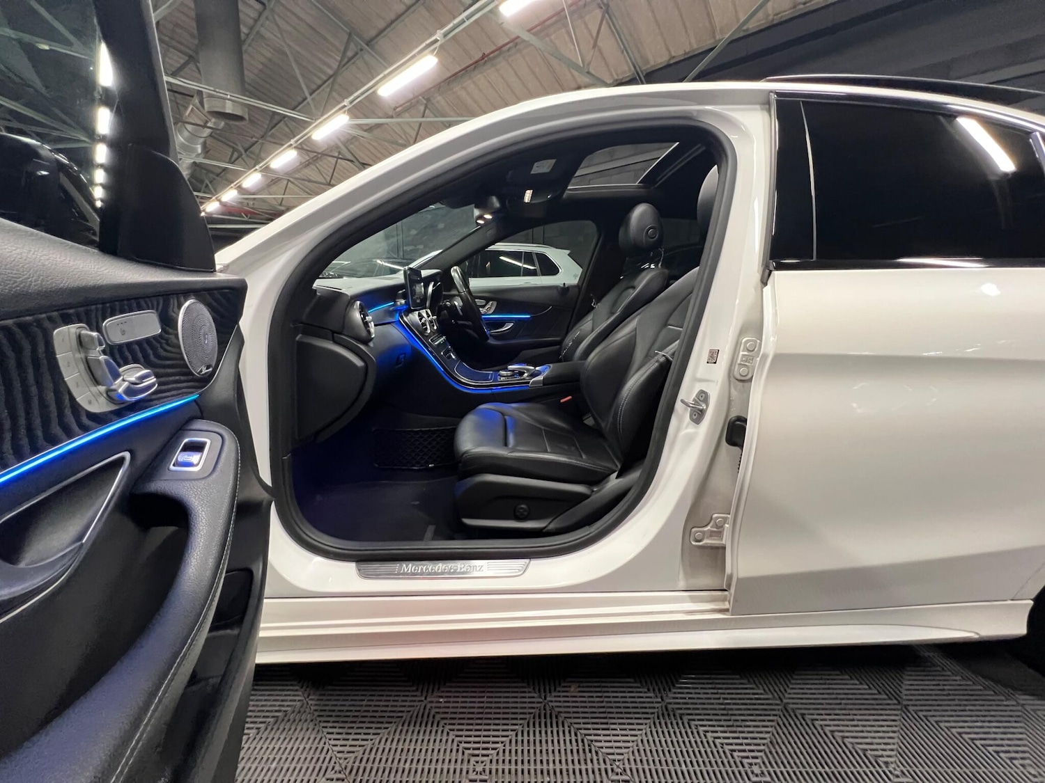 Used Mercedes-Benz C Class 2017 for sale - 76886674: Photo 10