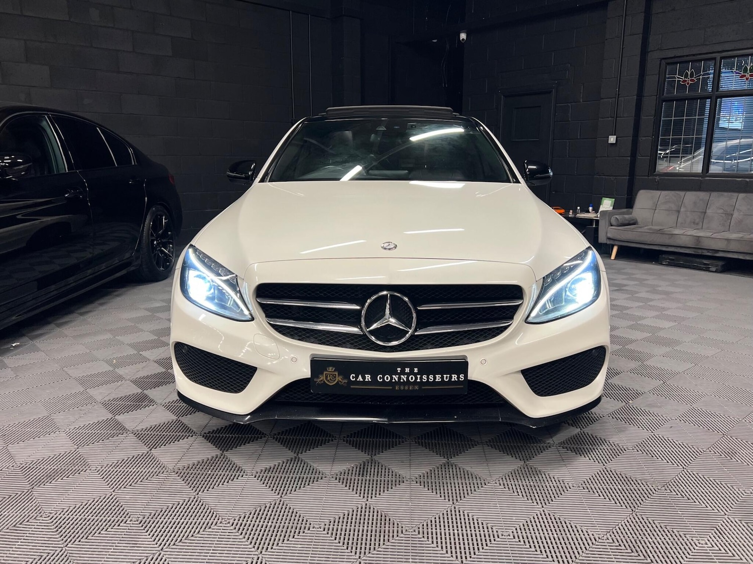Used Mercedes-Benz C Class 2017 for sale - 76886674: Photo 2