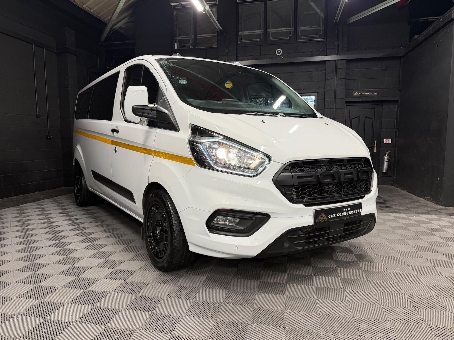 Used Ford Transit Custom 2023 for sale - 76742314: Photo 1