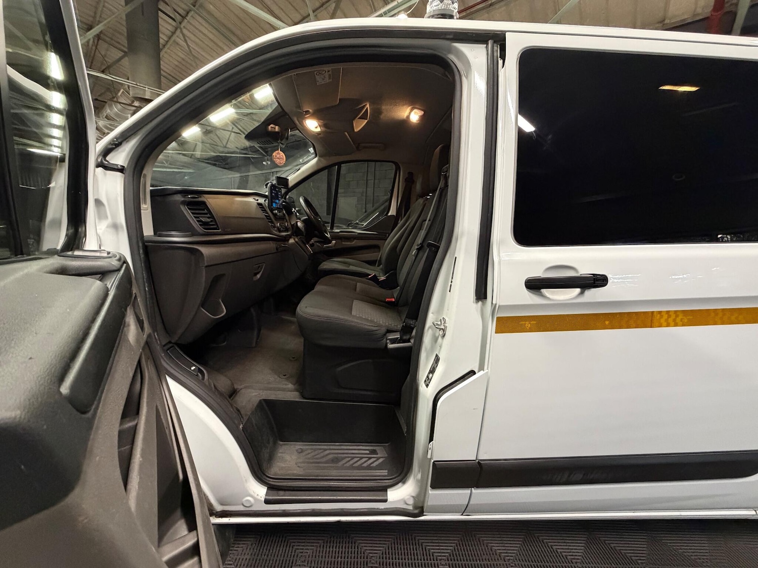 Used Ford Transit Custom 2023 for sale - 76742314: Photo 10