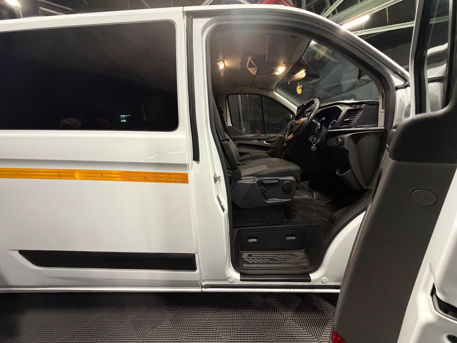 Used Ford Transit Custom 2023 for sale - 76742314: Photo 6