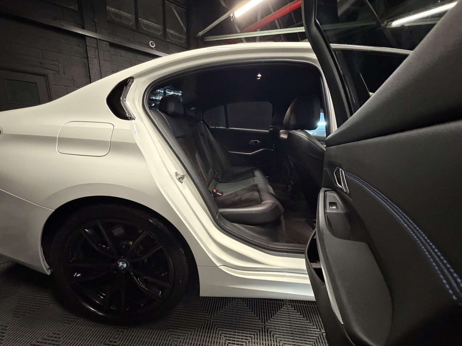 Used BMW 3 Series for sale - 77001045: Photo 18