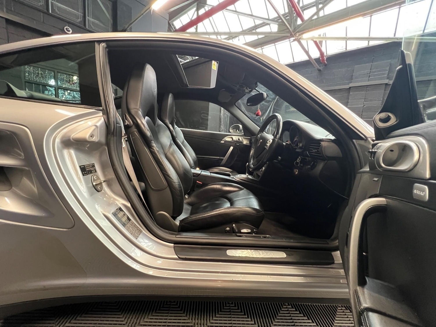 Used Porsche 911 2008 for sale - 76336363: Photo 6